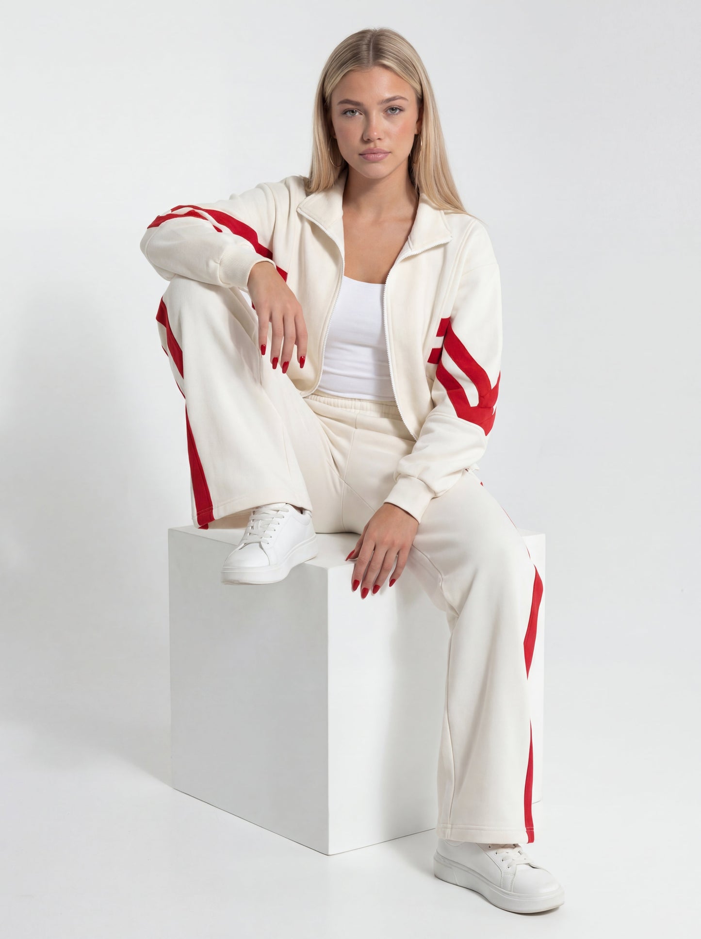 MartaGarciaGarcia | VELMORA Conjunto Deportivo Luxe Stripes