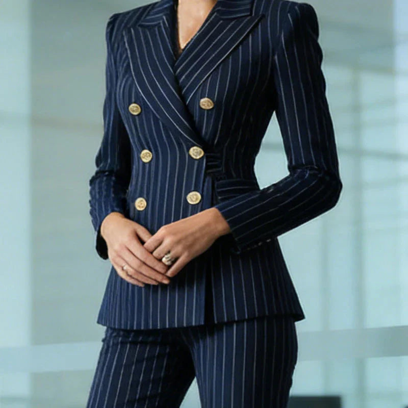 MartaGarciaGarcia | VALERIA ELEGANCE Traje Moderno Femenino